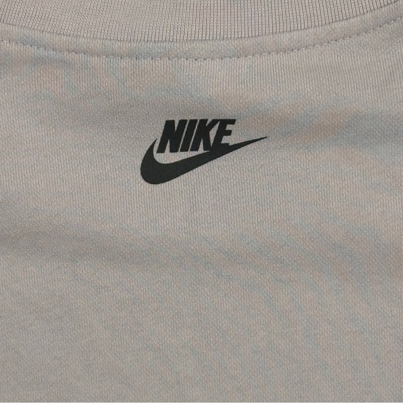 Nike Pink Lightweight Sweatshirt w/ Neon Zip Pocket - Size M - Picture 6 of 8